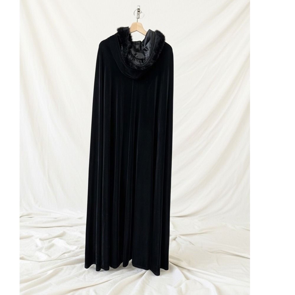 Tom Barra Collection Hooded Black Velvet Cape‎ Faux Fur Beaded Witchy Goth OS - Picture 3 of 13